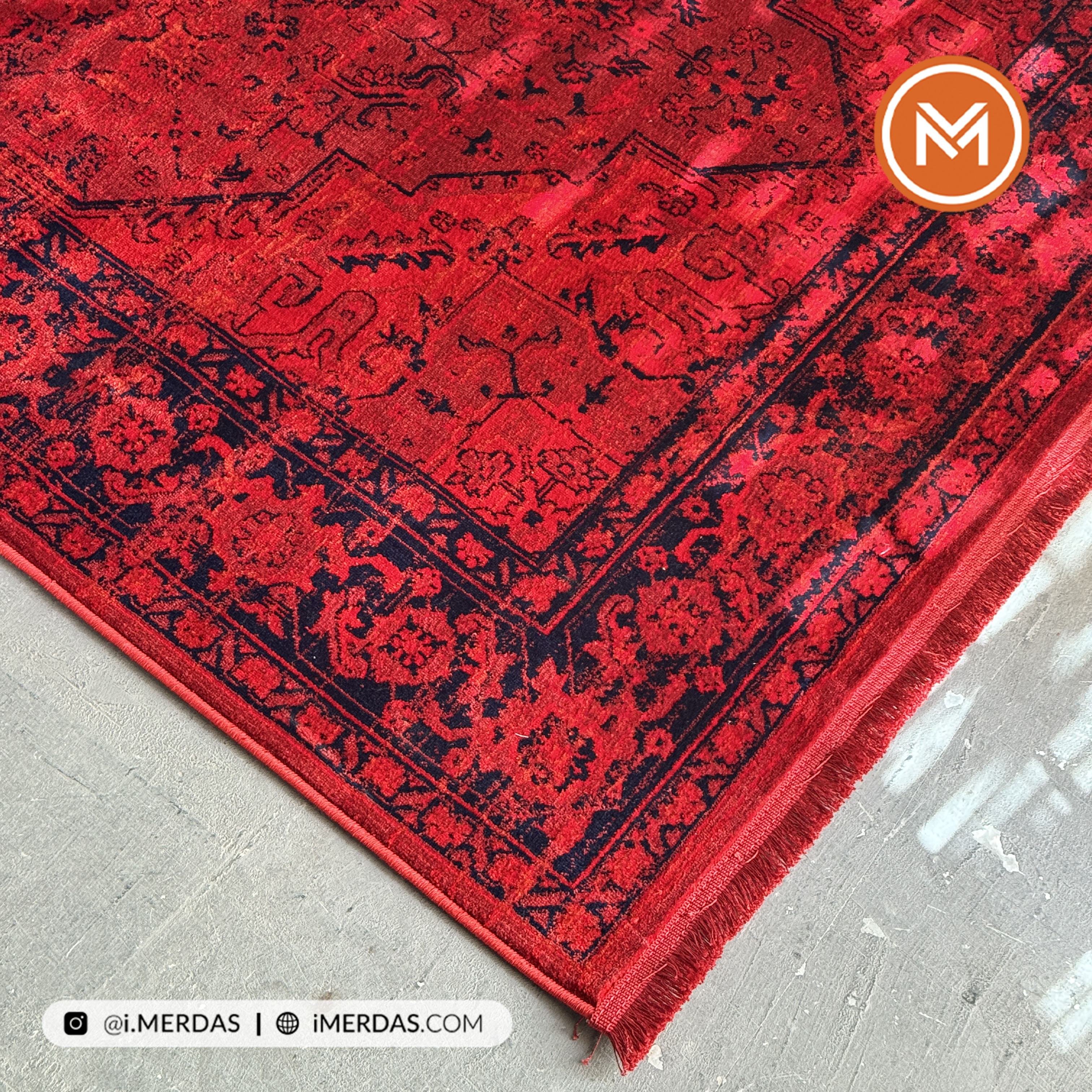 فرش گبه هرمس کد 6034 زمینه لاکی